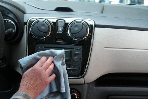d9e60967 car van transport vehicle auto dashboard 679818 pxhere.com e1584565350294