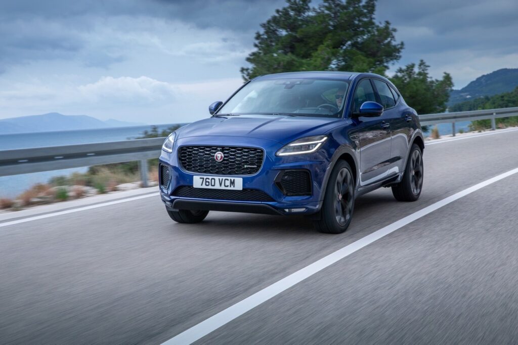 Jaguar E-PACE - Frente estrada 2 - Alta