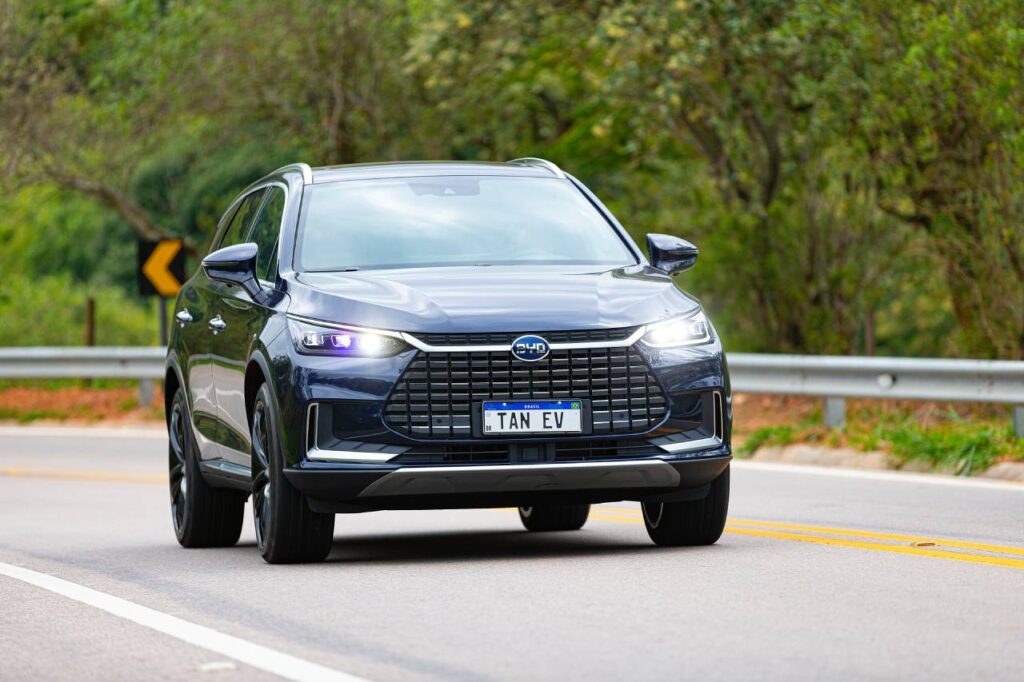 BYD anuncia oficialmente o SUV Tan EV por R$ 487.590 8 suv byd tan ev azul brasil frente