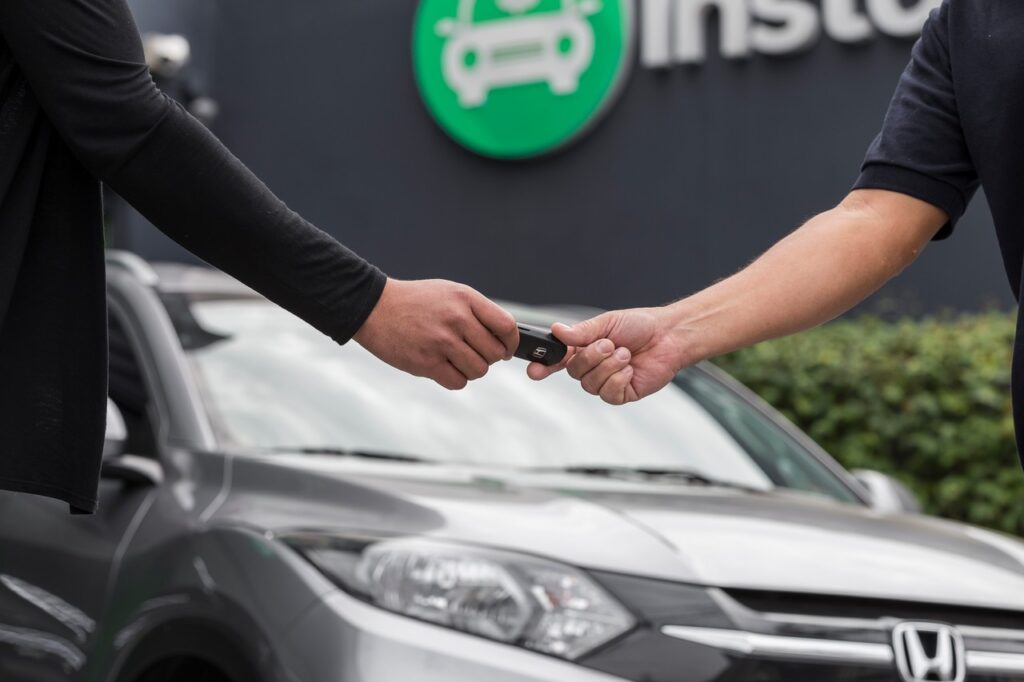 instacarro e creditas auto