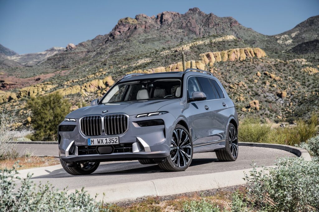 Novo BMW X7 é revelado com visual atualizado e mais tecnologias 4 BMW X7