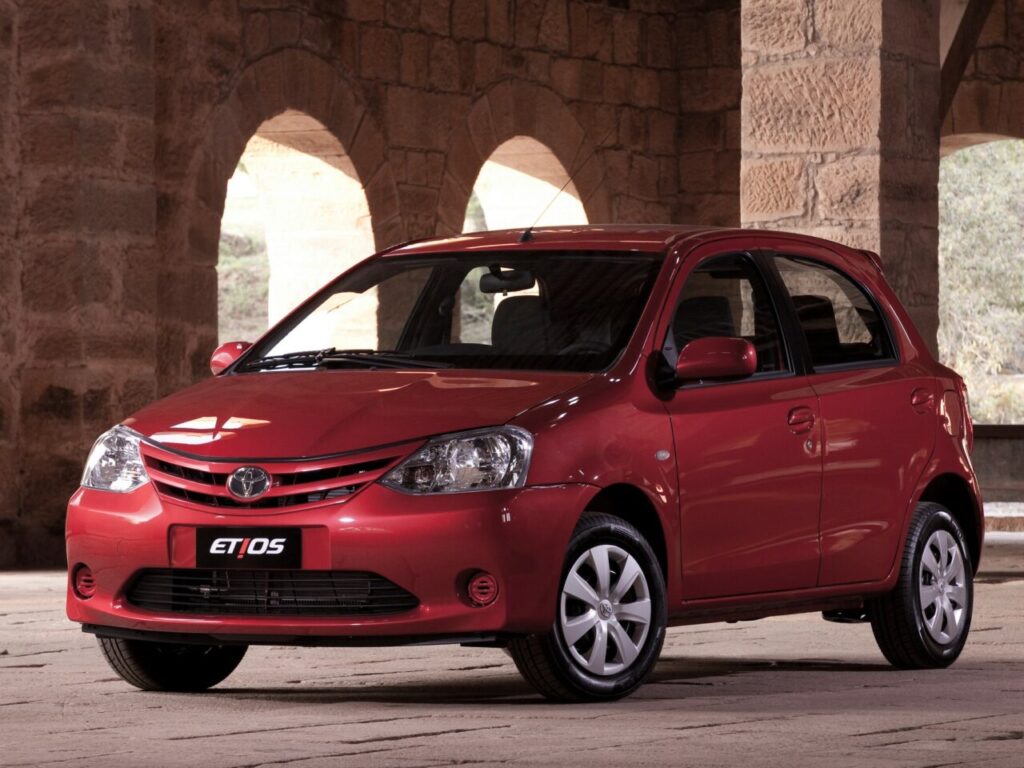 Principais modelos do Toyota Etios 4 toyota etios 2013 carro r$ 30 mil - consumo etios