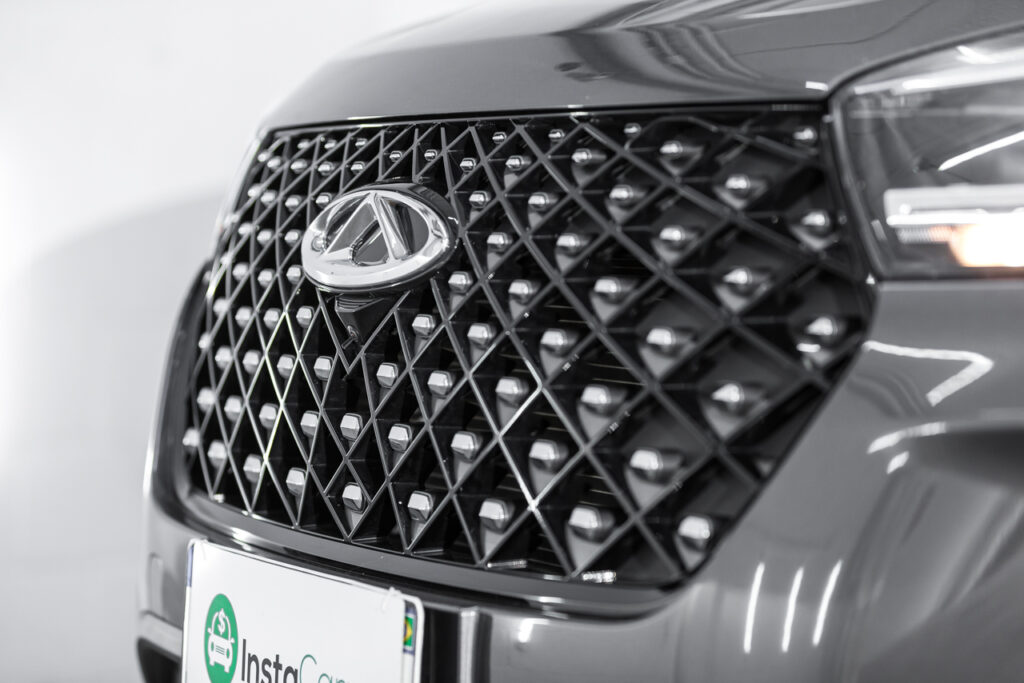 CAOA Chery Tiggo 5x Pro - grade com padrão em diamantes