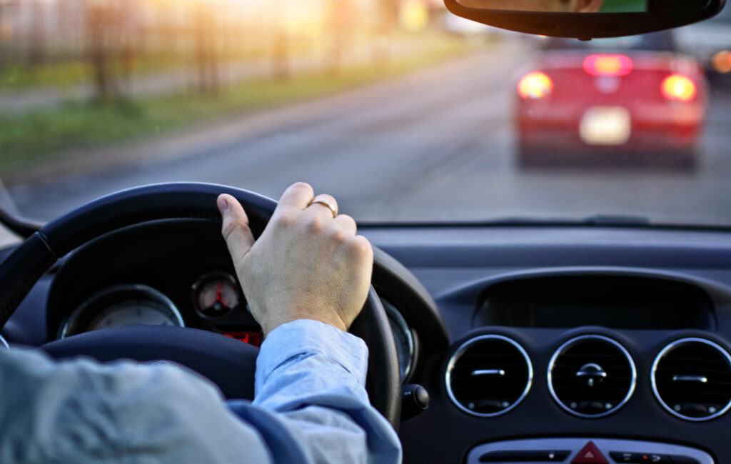 Porque carros híbridos gastam mais combustível na estrada? 3 carro híbrido viagem estrada