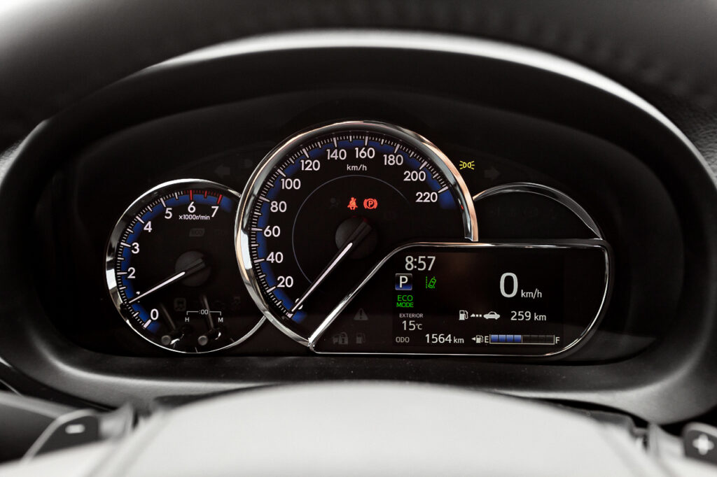 toyota yaris 2023 xs sedan 33