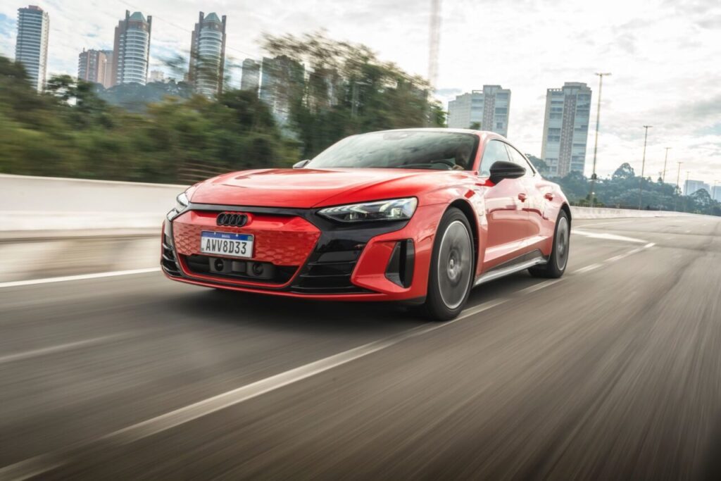 Audi anuncia lançamento de e-tron GT no Brasil 7 Audi e-tron 2024