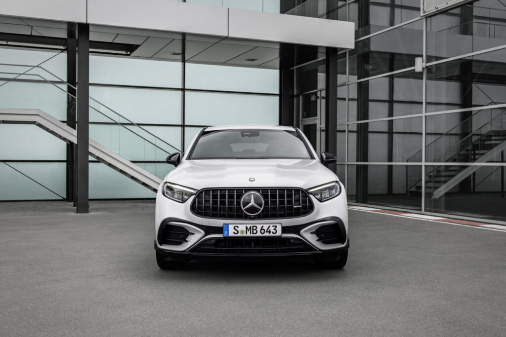 Novo Mercedes-AMG GLC 43 chega por quase R$ 700 mil 6 Mercedes-AMG GLC 43