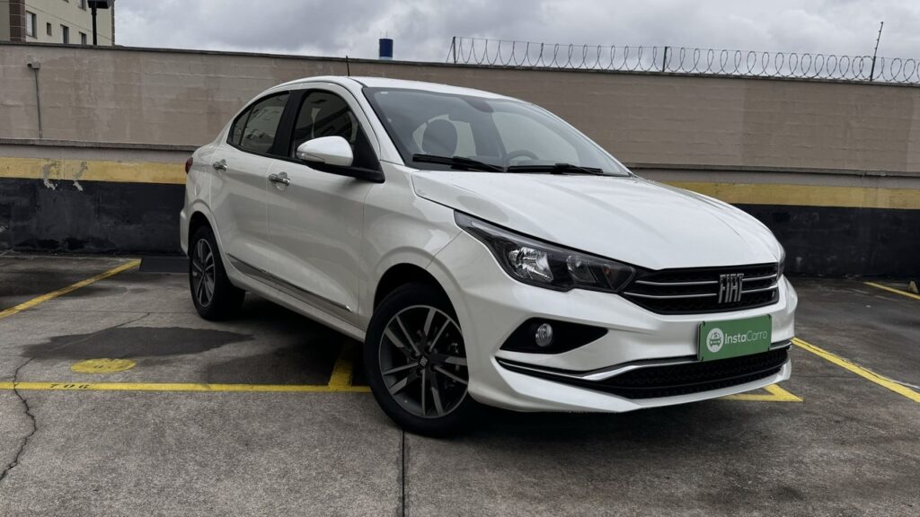 Fiat Cronos Precision 1.3 CVT 2025: conforto e eficiência em um sedã para o dia a dia 3 Fiat Cronos Precision 1.3 CVT BRANCO