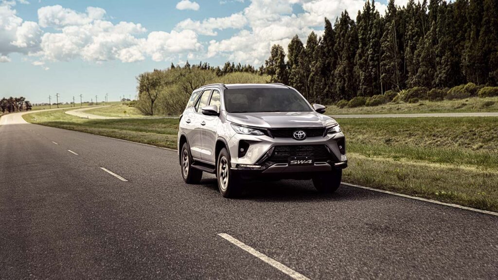 Toyota Hilux SW4 2025