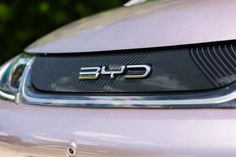Carro elétrico que recarrega em 5 minutos - vale a pena comprar BYD