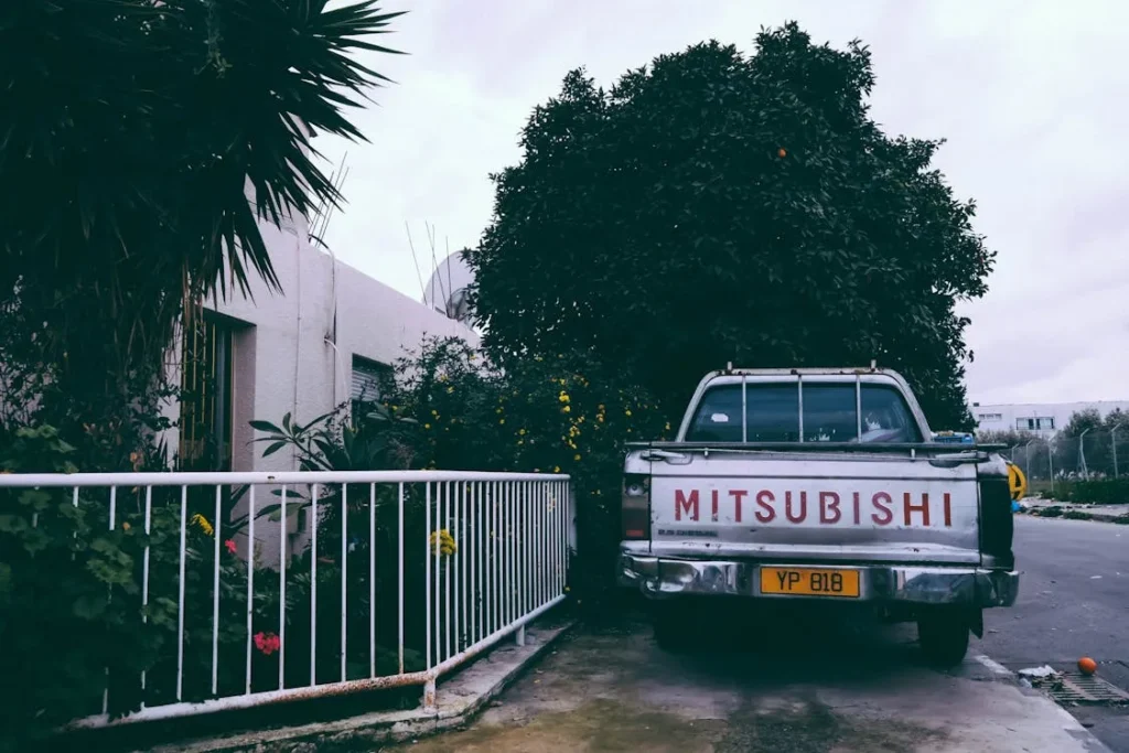 Mitsubishi Antigos: ícones que marcaram época no Brasil 7 imagem de uma caminhonete
